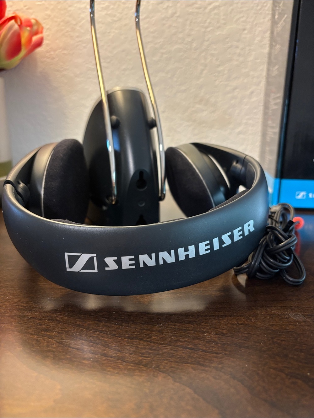 Sennheiser TV Listening RS 120 Wireless Headphones - Black and Silver - Picture 5 of 7